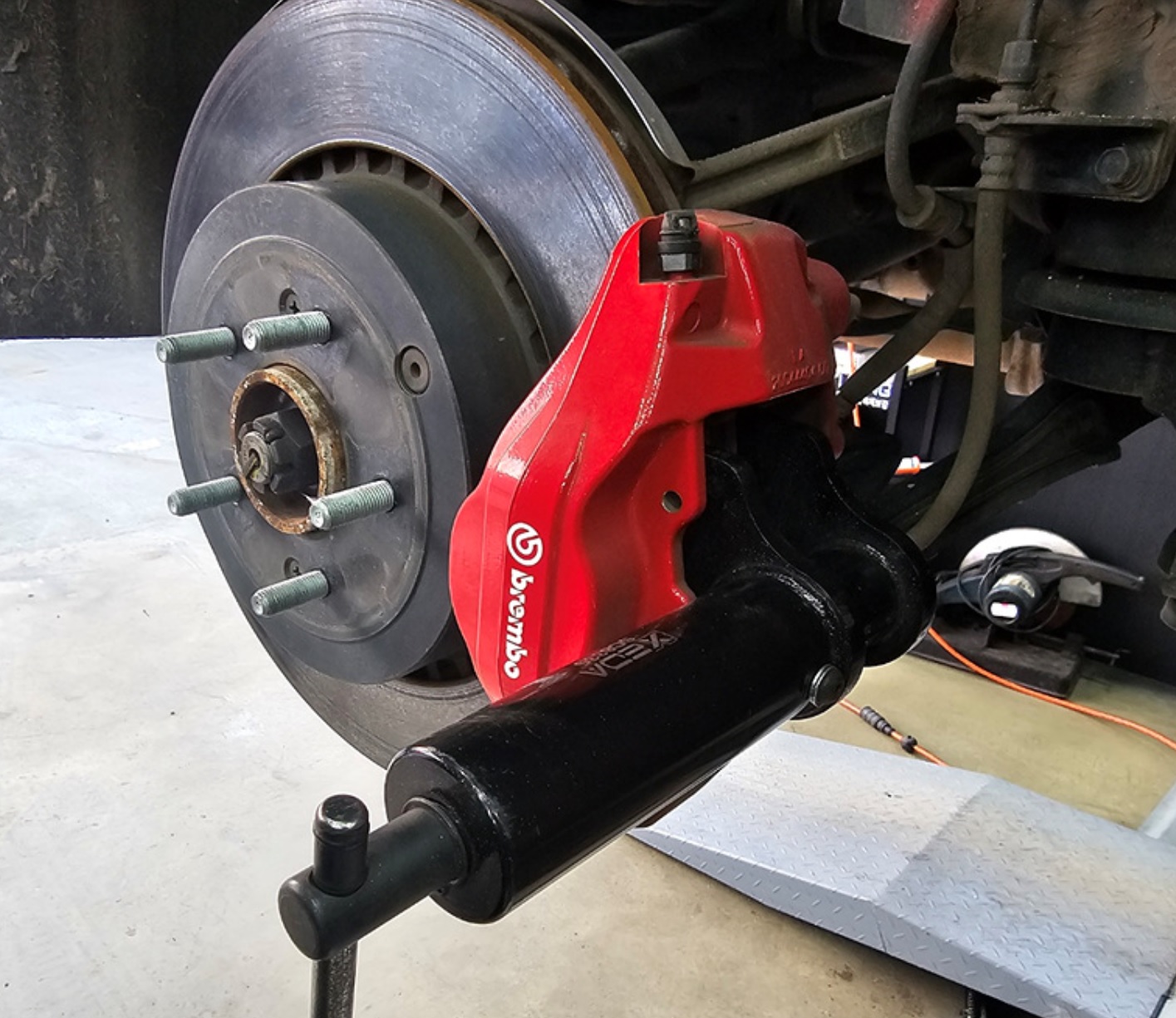 STINGER REAR PAD REPLACEMENT_d0
